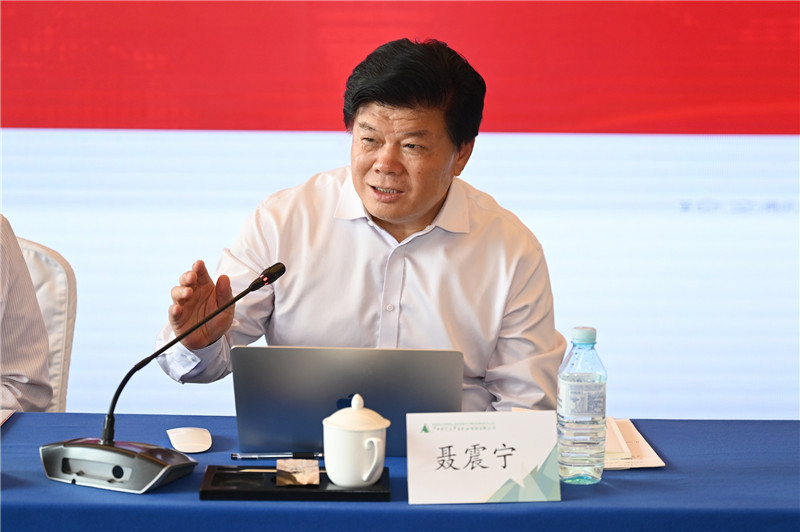 06 韜奮基金會理事長、中國出版協(xié)會副理事長聶震寧作主旨演講（李顯楊 攝）.jpg