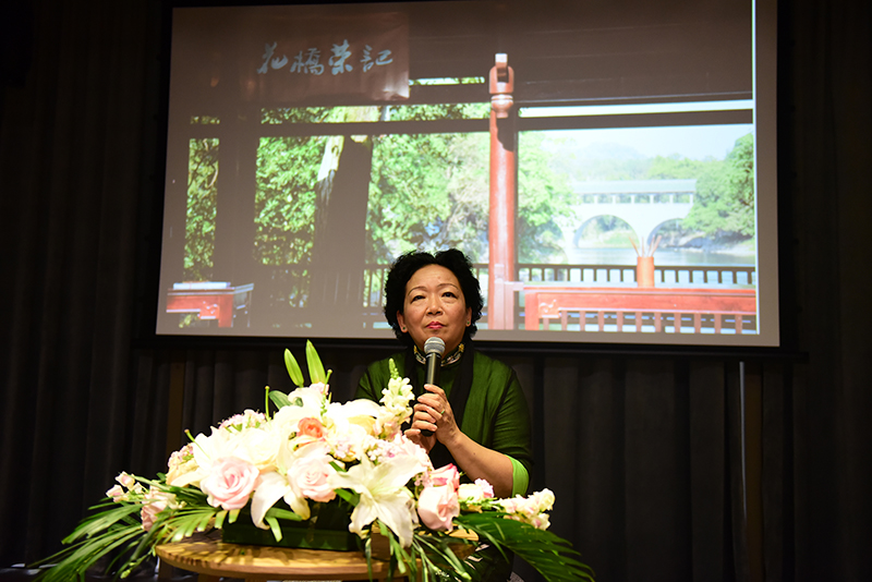 《新三屆致新生》作者之一，廣西師范大學(xué)王枬教授分享《花橋榮記》背后的故事（李顯楊 攝）.jpg