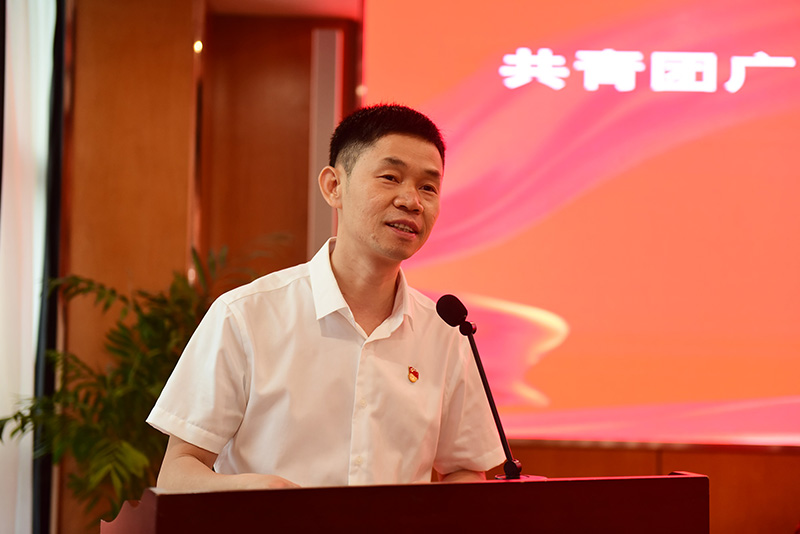 出版社集團(tuán)黨委副書記、紀(jì)委書記何廣壽致辭.JPG