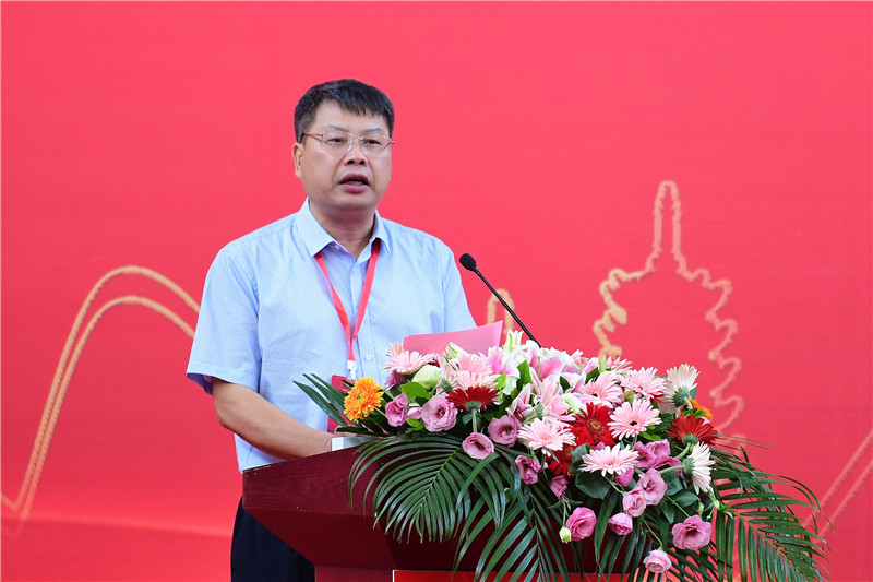 廣西師范大學(xué)出版社黨委書記、董事長張藝兵致辭 李顯楊 攝.JPG
