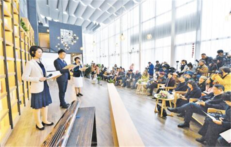 獨(dú)秀書房·陽光旅途店華語詩歌春晚桂林分會(huì)場。 李顯楊 攝.jpg