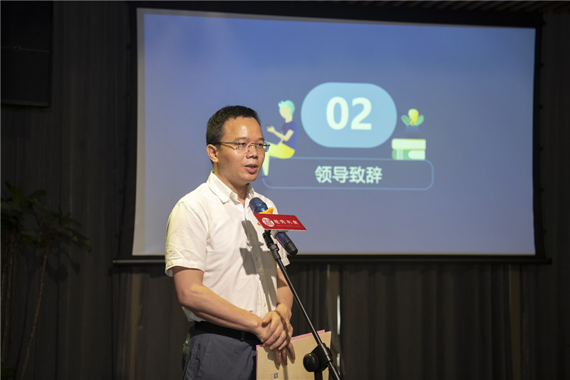 廣西師范大學(xué)出版社集團有限公司黨委副書記、總編輯湯文輝致辭（攝影：李顯楊）.jpg